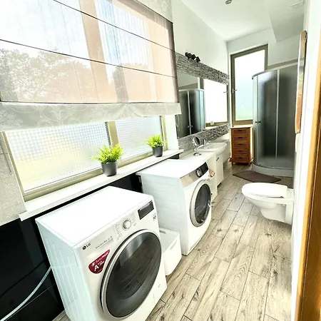 4 Istabu Dzivoklis Pie Juras Dubultos Apartment *